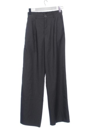 Дамски панталон Stradivarius, Размер XXS, Цвят Сив, Цена 14,84 €, #137844599