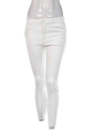 Pantaloni de femei Pull&Bear, Mărime S, Culoare Alb, Preț 78,74 Lei, #137876476
