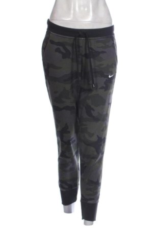 Pantaloni trening de femei Nike, Mărime M, Culoare Multicolor, Preț 190,99 Lei, #137880411
