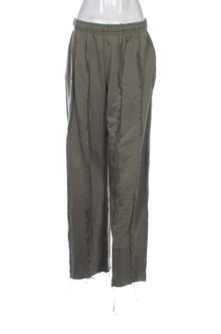Pantaloni trening de femei Unbranded, Mărime S, Culoare Verde, Preț 52,49 Lei, #137882350