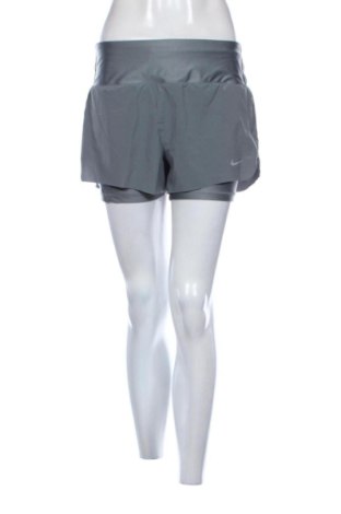 Pantaloni scurți de femei Nike, Mărime M, Culoare Gri, Preț 113,99 Lei, #137842778