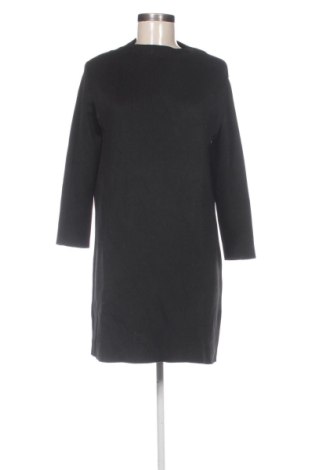 Rochie Zara, Mărime M, Culoare Negru, Preț 72,00 Lei, #137867924