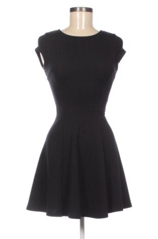 Rochie Bershka, Mărime S, Culoare Negru, Preț 104,15 Lei, #137870265