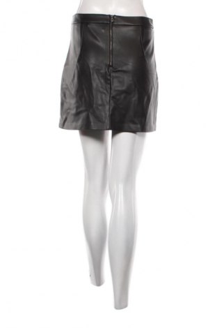 Пола Sinsay, Размер S, Цвят Черен, Цена 2,04 €