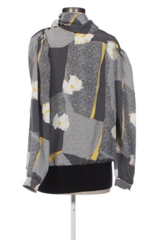 Дамска блуза Unbranded, Размер M, Цвят Многоцветен, Цена 2,04 €