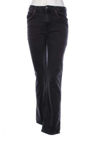 Blugi de femei Pull&Bear, Mărime M, Culoare Gri, Preț 54,99 Lei, #133658433