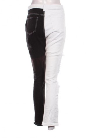 Γυναικείο Τζίν SHEIN, Μέγεθος M, Χρώμα Πολύχρωμο, Τιμή 10,23 €