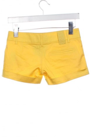 Dámské kraťasy  Bershka, Velikost S, Barva Žlutá, Cena  159,00 Kč