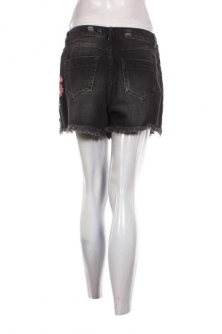 Dámské kraťasy  United Colors Of Benetton, Velikost L, Barva Vícebarevné, Cena  169,00 Kč