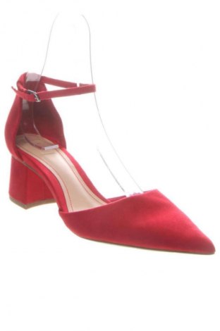 Obuwie damskie Bershka, Rozmiar 40, Kolor Czerwony, Cena 150,99 zł