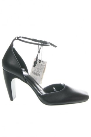 Obuwie damskie Zara, Rozmiar 40, Kolor Czarny, Cena 215,99 zł