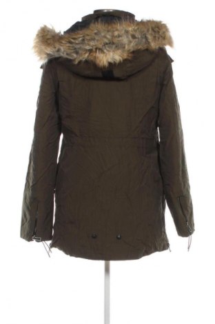 Дамско яке Bershka, Размер S, Цвят Зелен, Цена 5,11 €