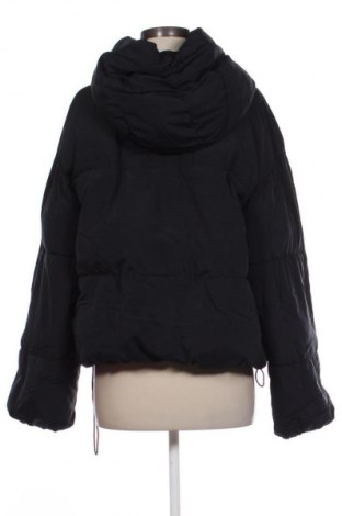 Dámská bunda  Bershka, Velikost L, Barva Černá, Cena  719,00 Kč