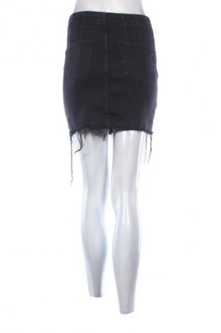 Sukně Bershka, Velikost S, Barva Černá, Cena  199,00 Kč