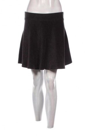 Пола C&A, Размер S, Цвят Черен, Цена 2,04 €