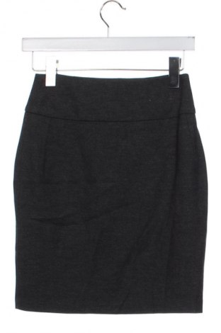 Sukně Caroll, Velikost XS, Barva Černá, Cena  83,00 Kč