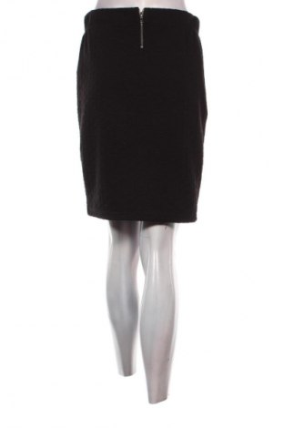 Пола Janina, Размер M, Цвят Черен, Цена 2,04 €