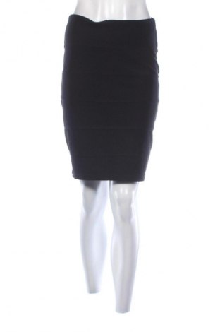 Sukně Reserved, Velikost M, Barva Černá, Cena  197,00 Kč