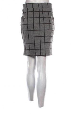 Sukně Reserved, Velikost M, Barva Vícebarevné, Cena  79,00 Kč