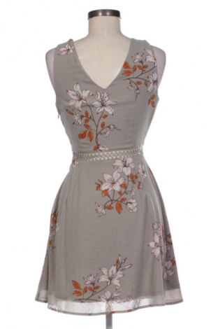 Šaty  About You, Velikost XS, Barva Vícebarevné, Cena  179,00 Kč