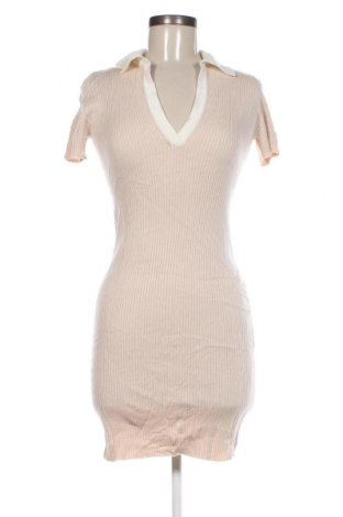 Рокля Bershka, Размер M, Цвят Бежов, Цена 3,57 €