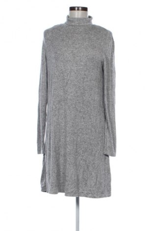 Šaty  Cc, Velikost M, Barva Šedá, Cena  190,00 Kč