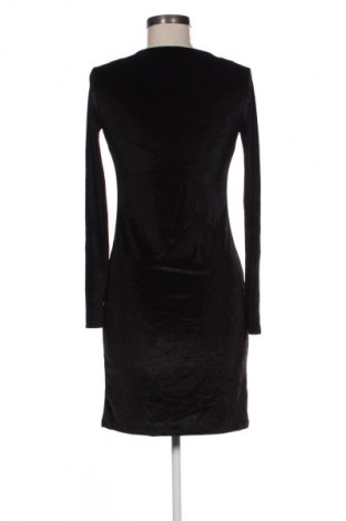 Šaty  Gina Tricot, Velikost XS, Barva Černá, Cena  59,00 Kč