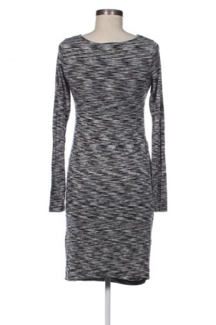 Šaty  H&M, Velikost M, Barva Vícebarevné, Cena  139,00 Kč