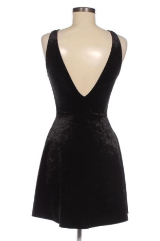 Šaty  H&M Divided, Velikost S, Barva Černá, Cena  299,00 Kč