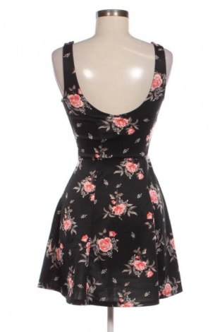 Šaty  H&M Divided, Velikost XS, Barva Vícebarevné, Cena  229,00 Kč