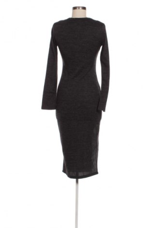 Рокля Love Me, Размер M, Цвят Сив, Цена 2,55 €