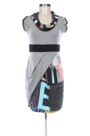 Kleid Mandarin, Größe XS, Farbe Mehrfarbig, Preis € 3,99