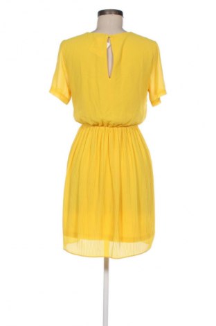 Šaty  NA-KD, Velikost S, Barva Žlutá, Cena  269,00 Kč