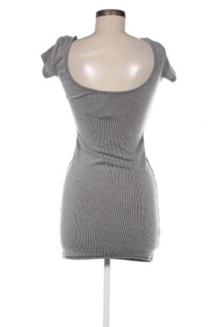 Šaty  Pretty Little Thing, Velikost M, Barva Vícebarevné, Cena  212,00 Kč