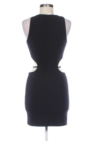 Šaty  Pull&Bear, Velikost M, Barva Černá, Cena  179,00 Kč