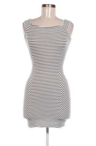 Šaty  Pull&Bear, Velikost M, Barva Vícebarevné, Cena  194,00 Kč