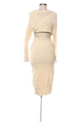 Рокля SHEIN, Размер M, Цвят Екрю, Цена 3,06 €