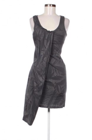 Šaty  Sisley, Velikost XS, Barva Vícebarevné, Cena  275,00 Kč