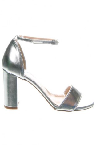 Sandále Divine Follie, Veľkosť 39, Farba Strieborná, Cena  57,95 €