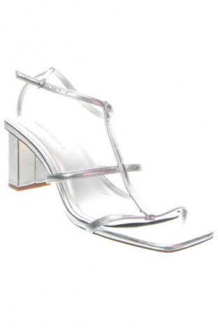 Σανδάλια Pull&Bear, Μέγεθος 41, Χρώμα Ασημί, Τιμή 14,99 €