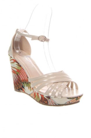 Сандали Unbranded, Размер 37, Цвят Бежов, Цена 9,71 €