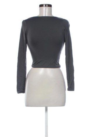 Bluză de femei Pull&Bear, Mărime M, Culoare Gri, Preț 43,92 Lei, #137907896
