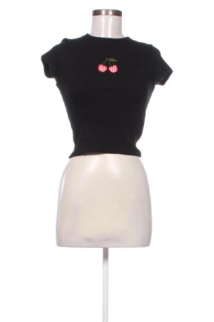 Γυναικείο t-shirt Fb Sister, Μέγεθος S, Χρώμα Μαύρο, Τιμή 10,00 €, #137911686