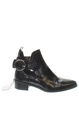 Дамски боти Zara, Размер 40, Цвят Черен, Цена 49,00 €, #137905466
