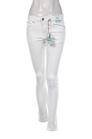 Dámske džínsy  Pull&Bear, Veľkosť M, Farba Biela, Cena  18,67 €, #137899848