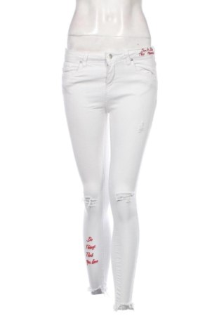 Blugi de femei Unbranded, Mărime S, Culoare Alb, Preț 52,49 Lei, #137904029