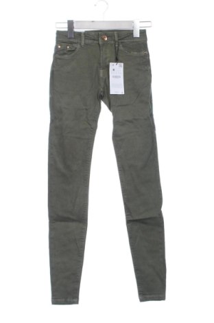 Blugi de femei Bershka, Mărime XS, Culoare Verde, Preț 120,73 Lei, #137904266