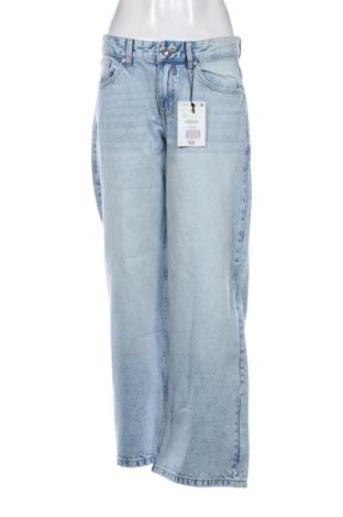 Γυναικείο Τζίν Bershka, Μέγεθος M, Χρώμα Μπλέ, Τιμή 24,00 €, #137910815