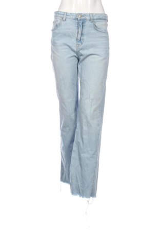 Női farmernadrág Bershka, Méret M, Szín Kék, Ár 4 965 Ft, #137914904