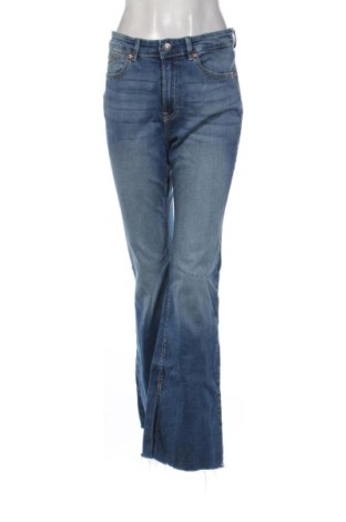 Blugi de femei Stradivarius, Mărime L, Culoare Albastru, Preț 73,49 Lei, #137925758